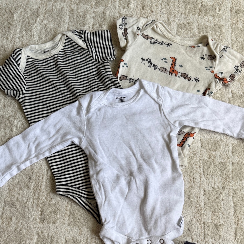 3/$16!!Gerber White, Black & Cream Baby One-Piece Bodysuit Trio